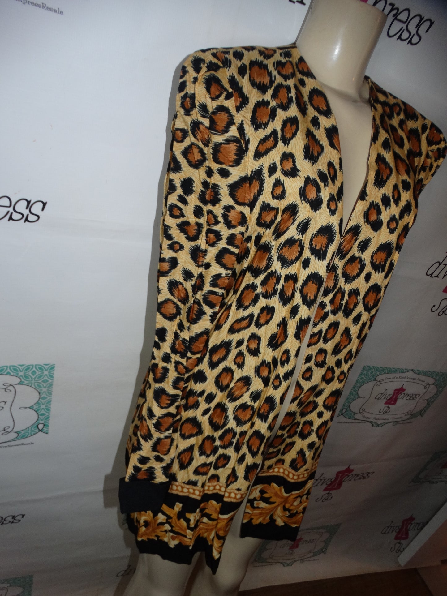 Vintage Periwinkle Leopard Throw Size 1x
