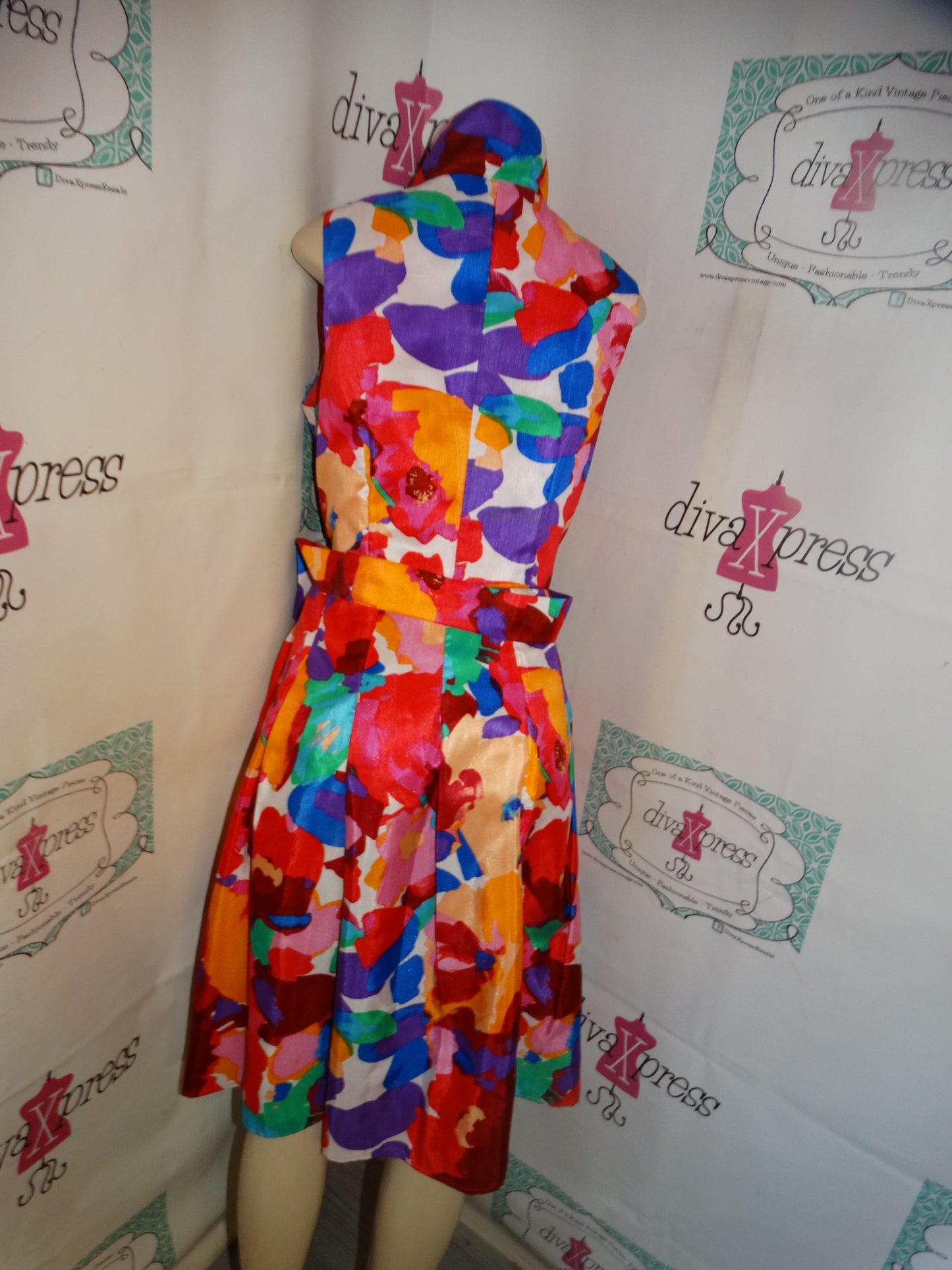 White Floral Colorful Dress Size L