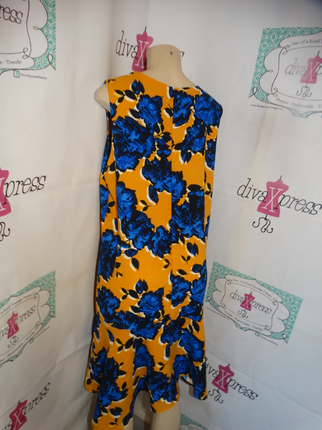 Who What Wear Mustard Yellow/Blue Floral Dress Size 1x