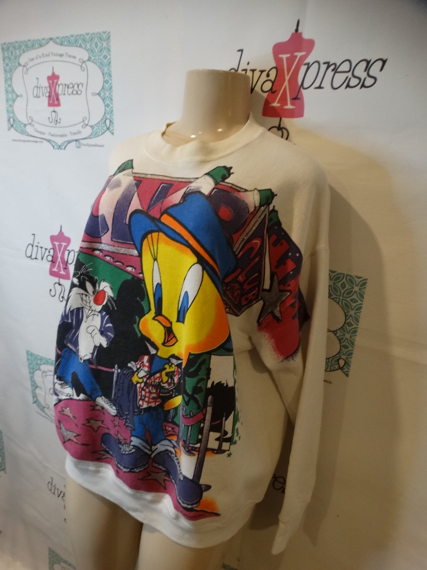 Vintage Looney Tunes White Sweat Shirt L