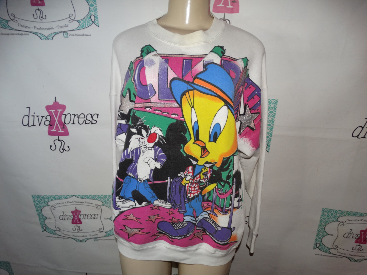 Vintage Looney Tunes White Sweat Shirt L