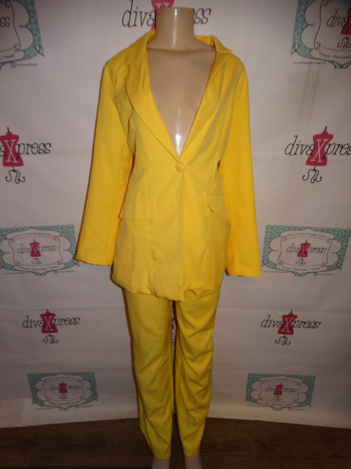 2 Piece Yellow Suit Size L