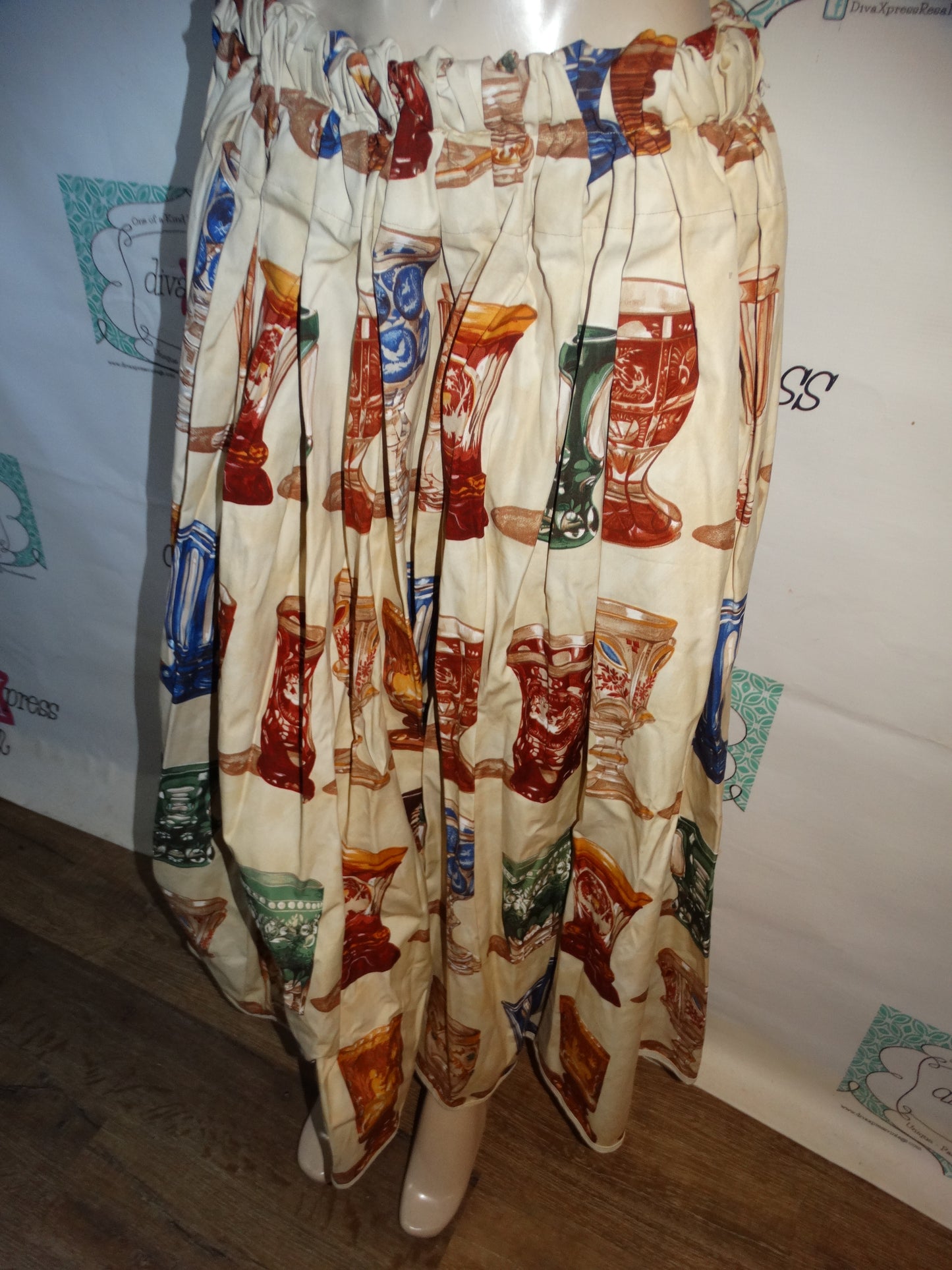 Vintage Cream Urn Print Skirt Size 1x