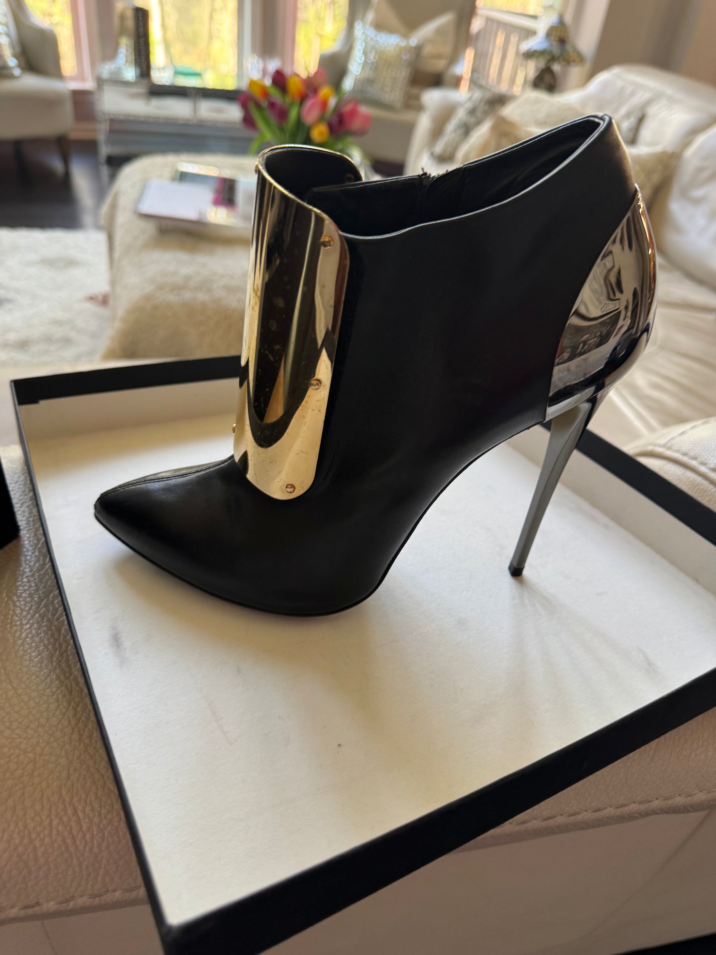 Authentic  Giuseppe Zanotti boots size 40 or size 9