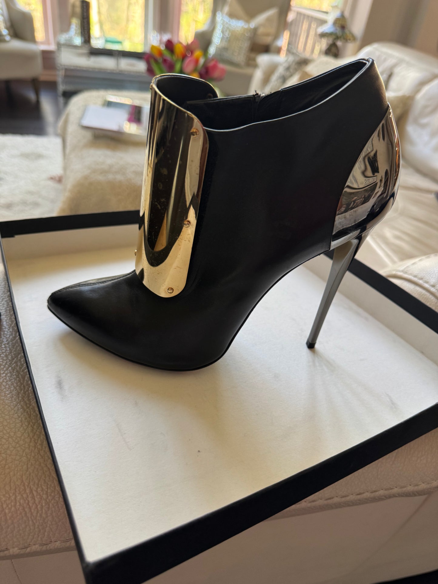 Authentic  Giuseppe Zanotti boots size 40 or size 9