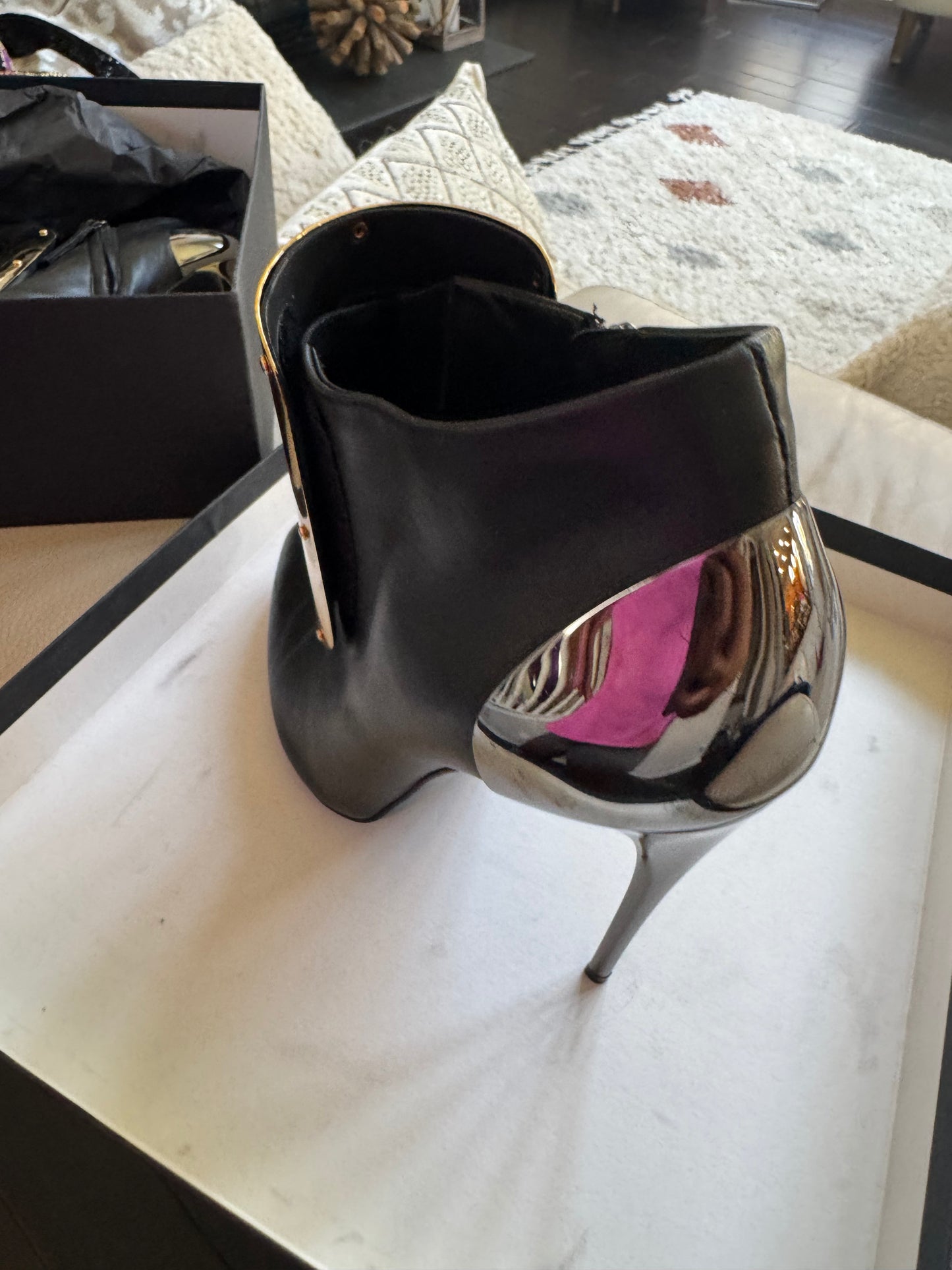 Authentic  Giuseppe Zanotti boots size 40 or size 9