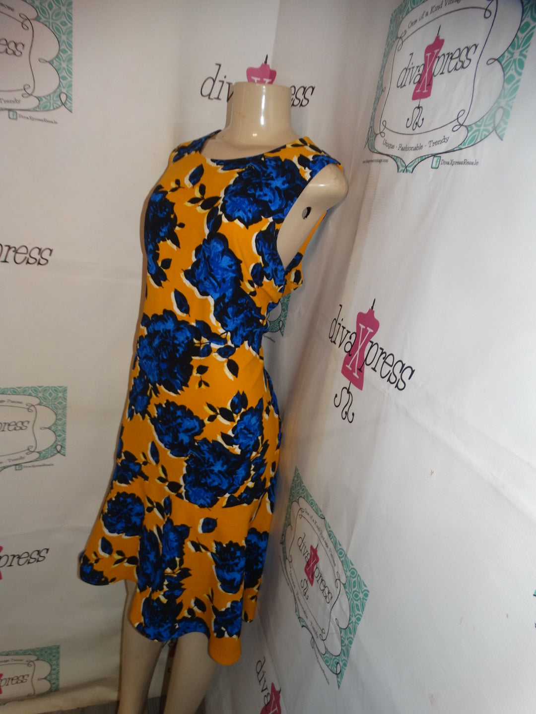 Who What Wear Mustard Yellow/Blue Floral Dress Size 1x