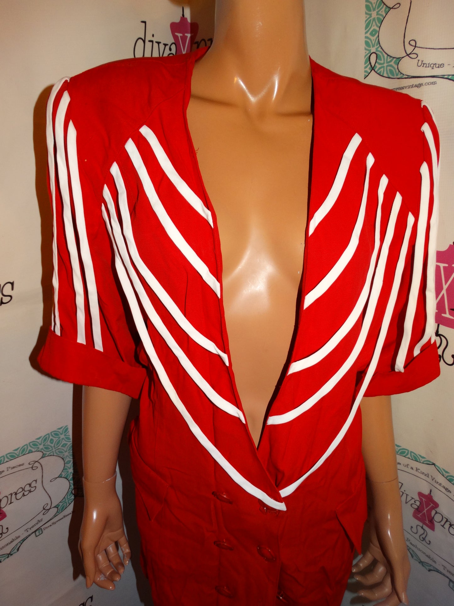 Vintage Olce REd/White Shingle Blazer Top Size XL