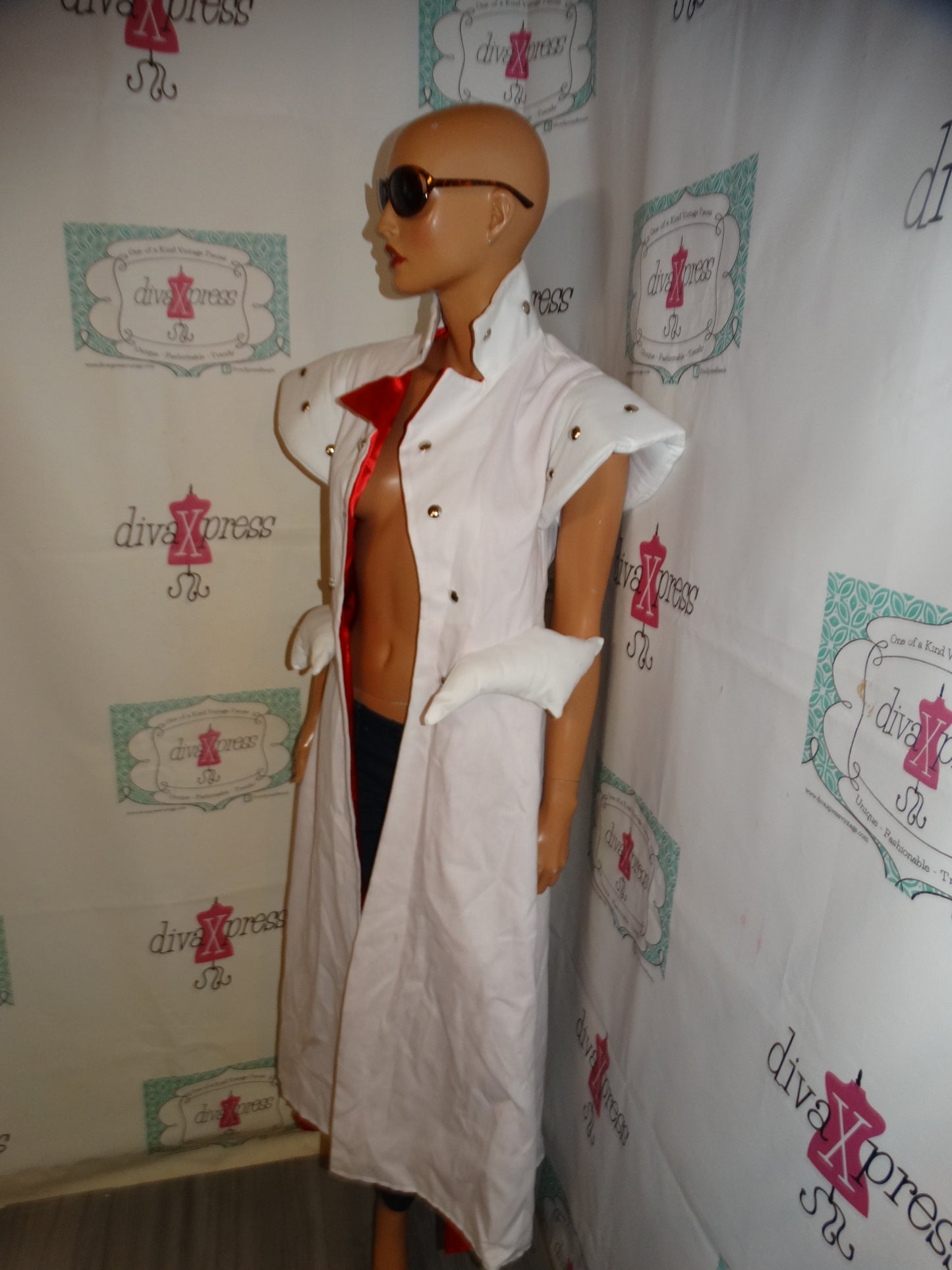 White Silver Beaded XL High Shoulder Costume/Duster Size S