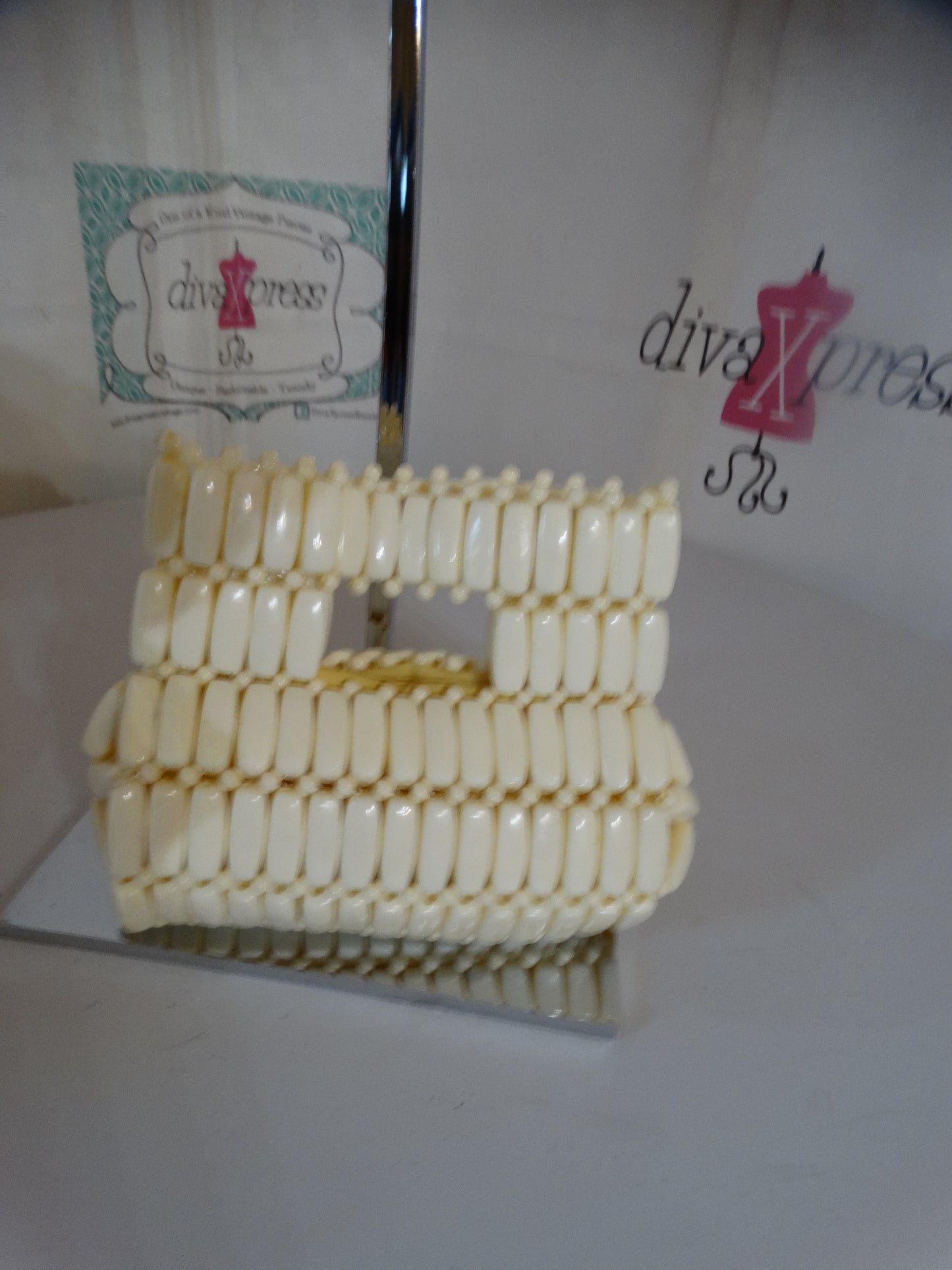 Vitnage Cream Beaded Small Purse SIze S