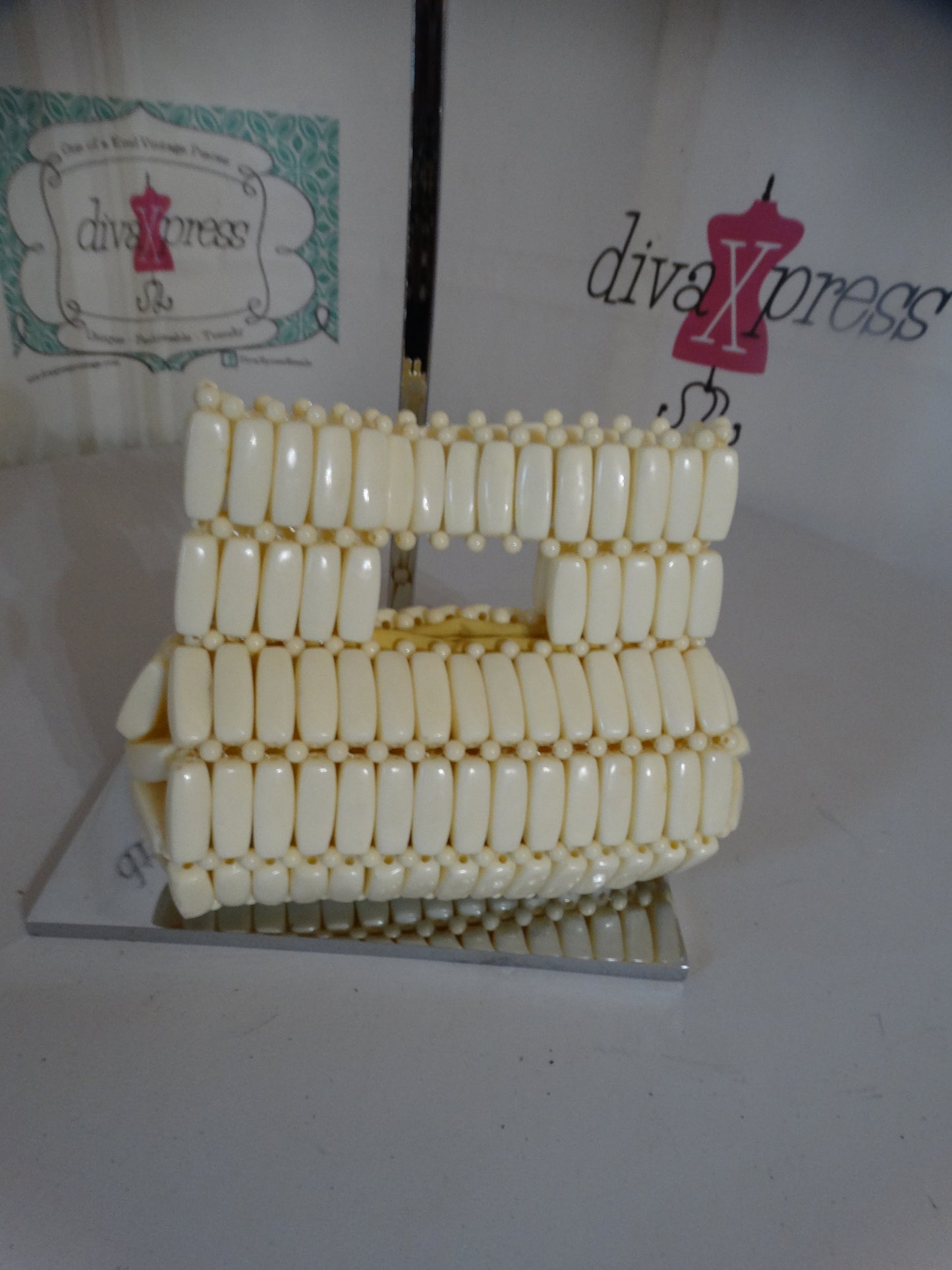 Vitnage Cream Beaded Small Purse SIze S