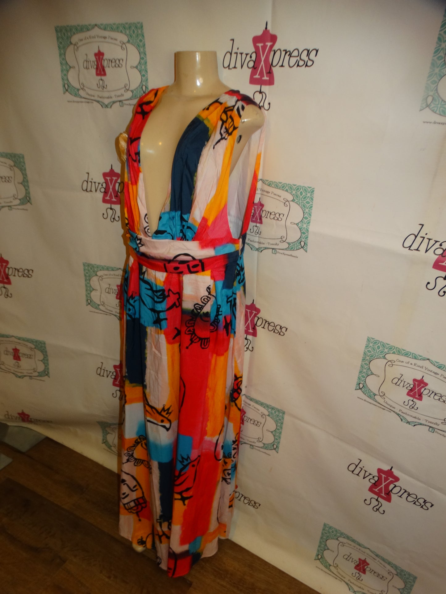 Pink Colorful Face Low Cut Dress Size 1x