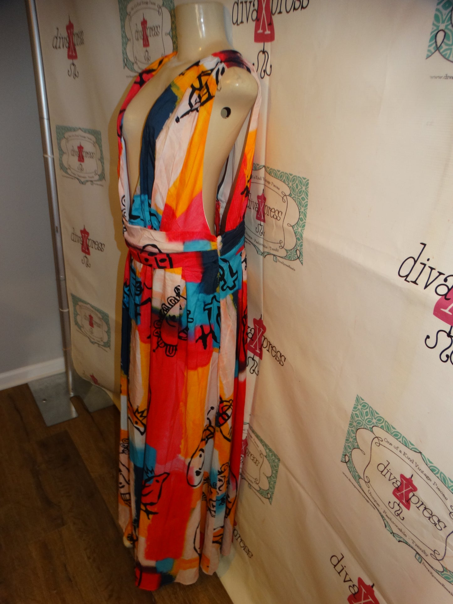 Pink Colorful Face Low Cut Dress Size 1x