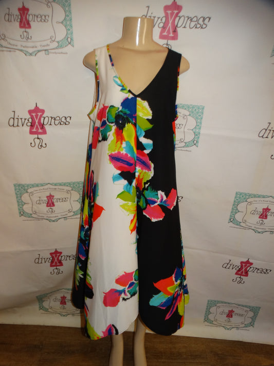 Jordan Vass White/Black Colorful Dress Size XL