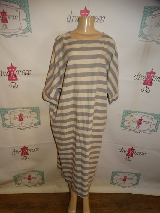 Gray/Cream Stripe Dress Size 1x