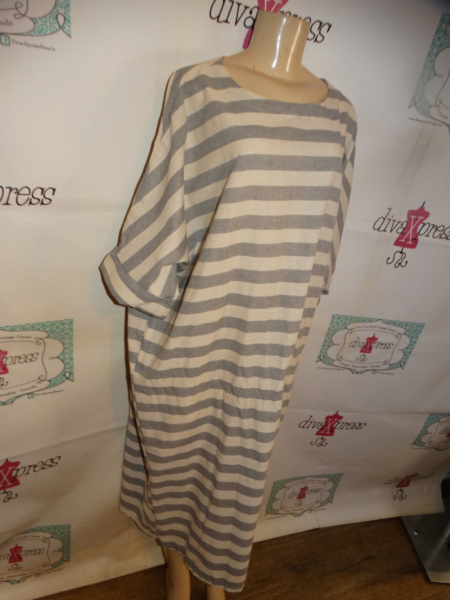 Gray/Cream Stripe Dress Size 1x