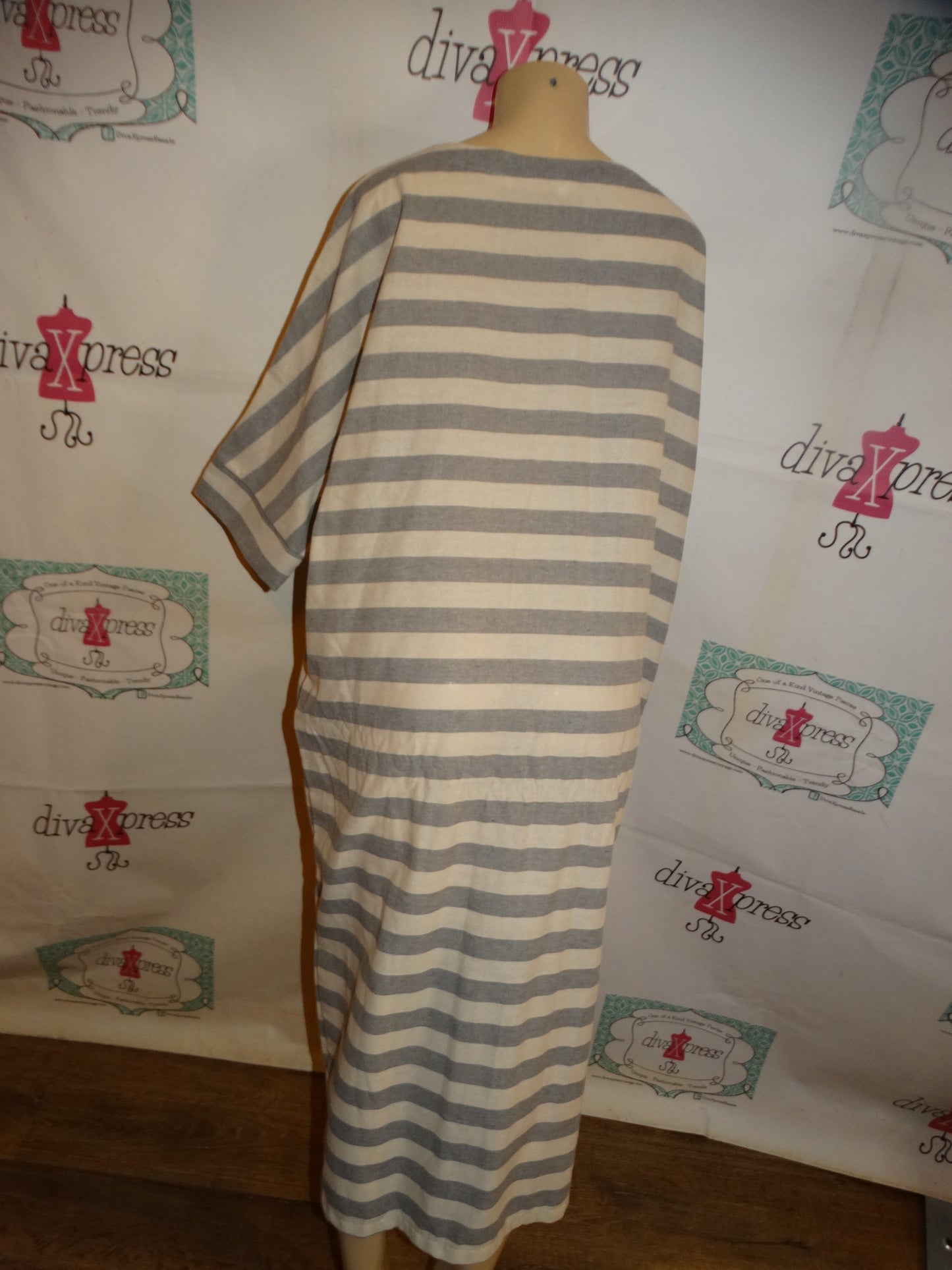 Gray/Cream Stripe Dress Size 1x