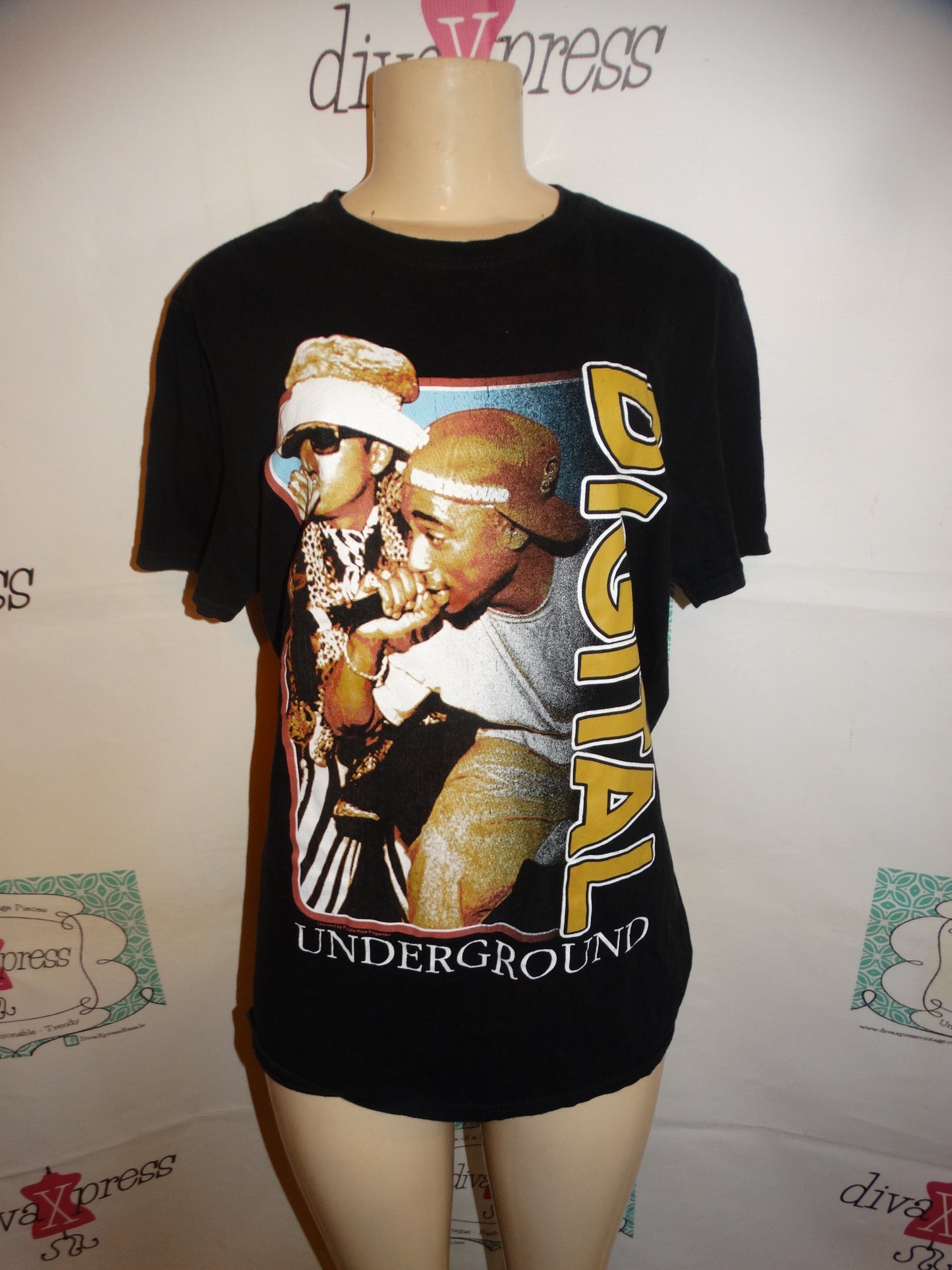 American Classic White Digital Underground T Shirt Size L