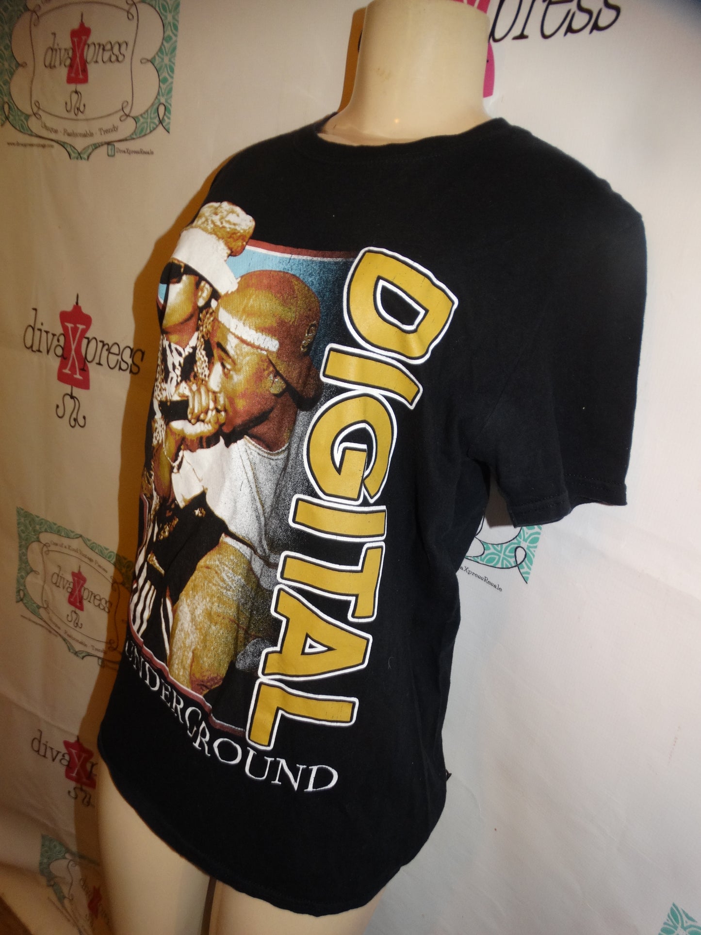 American Classic White Digital Underground T Shirt Size L