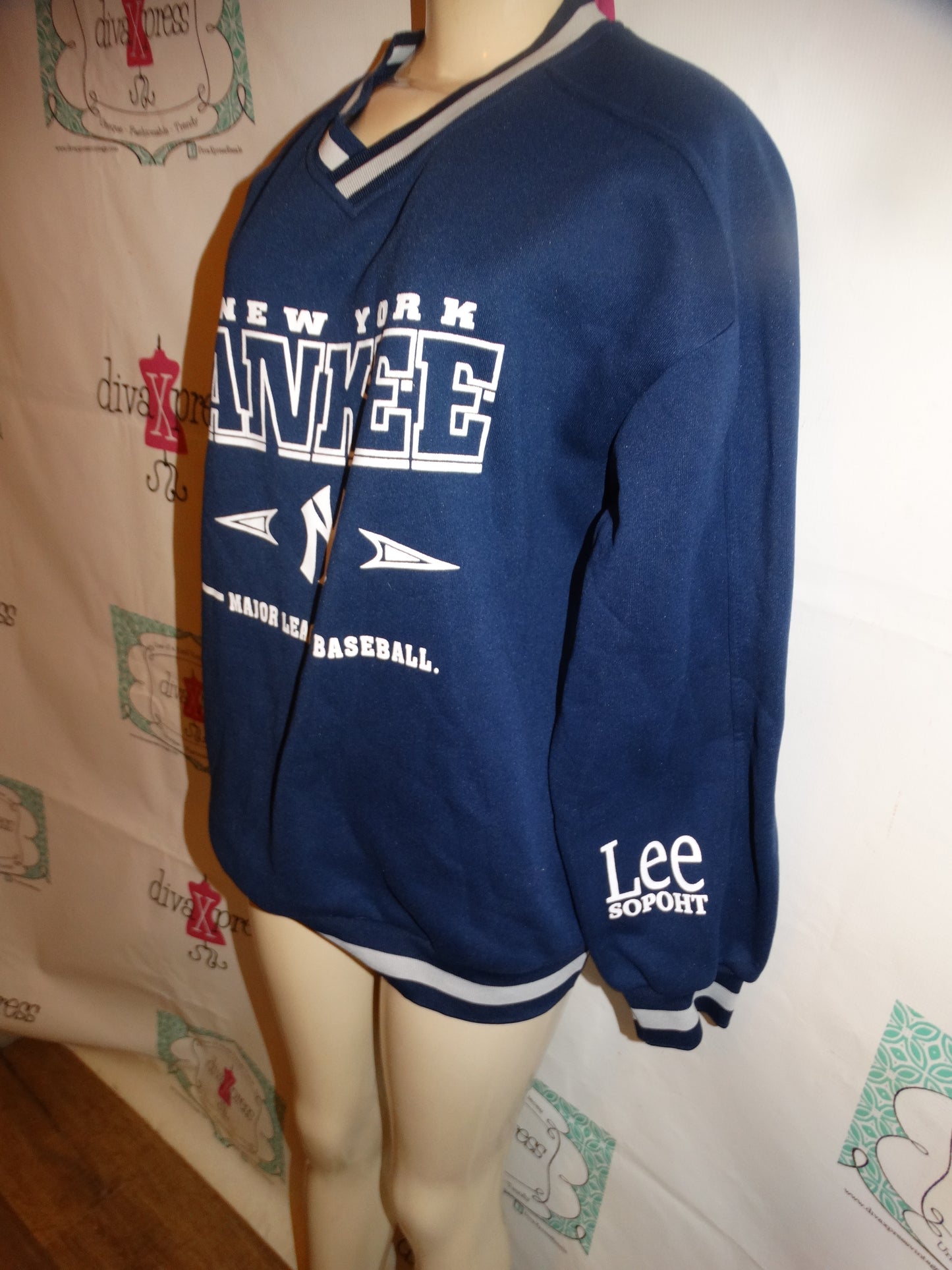 Blue NY Yankees Sweat Shirt Size XL