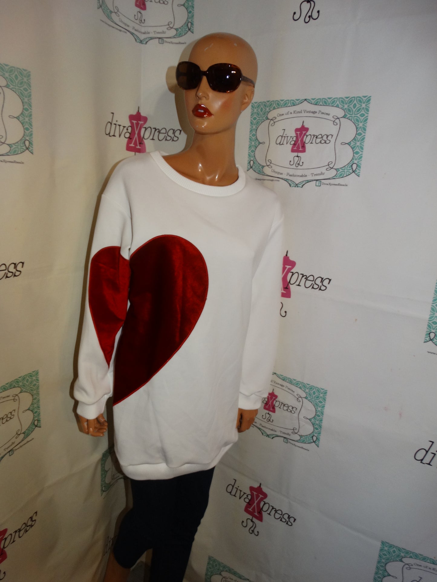 White Heart SweatShirt Size M