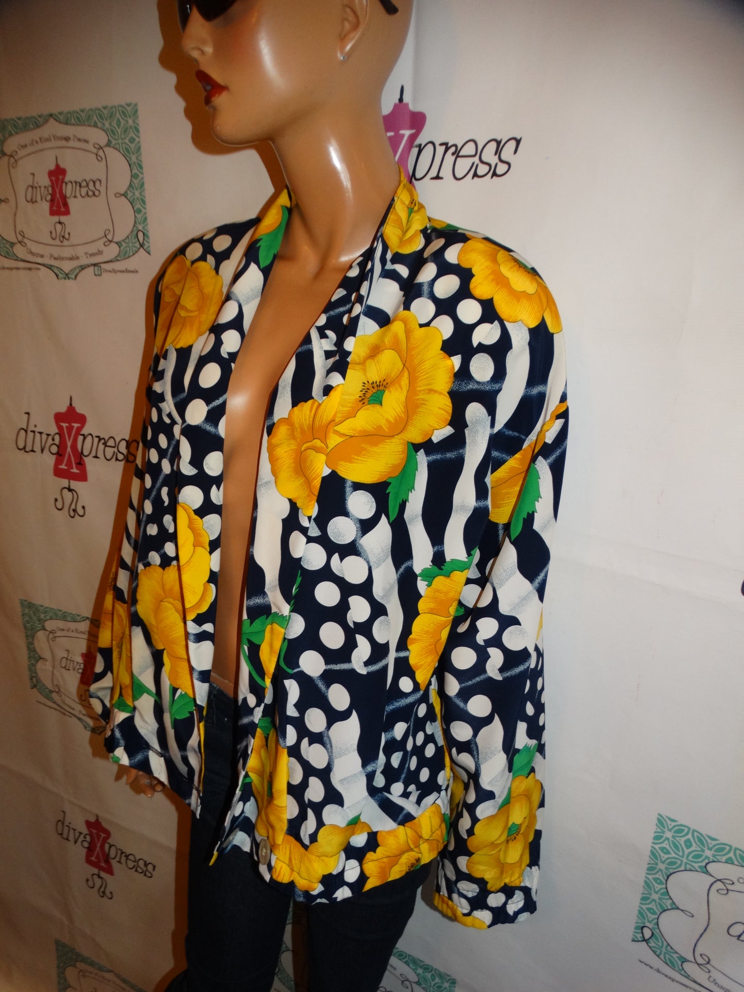 Vintage Lucia Blue/White Yellow Throw/Top Size XL