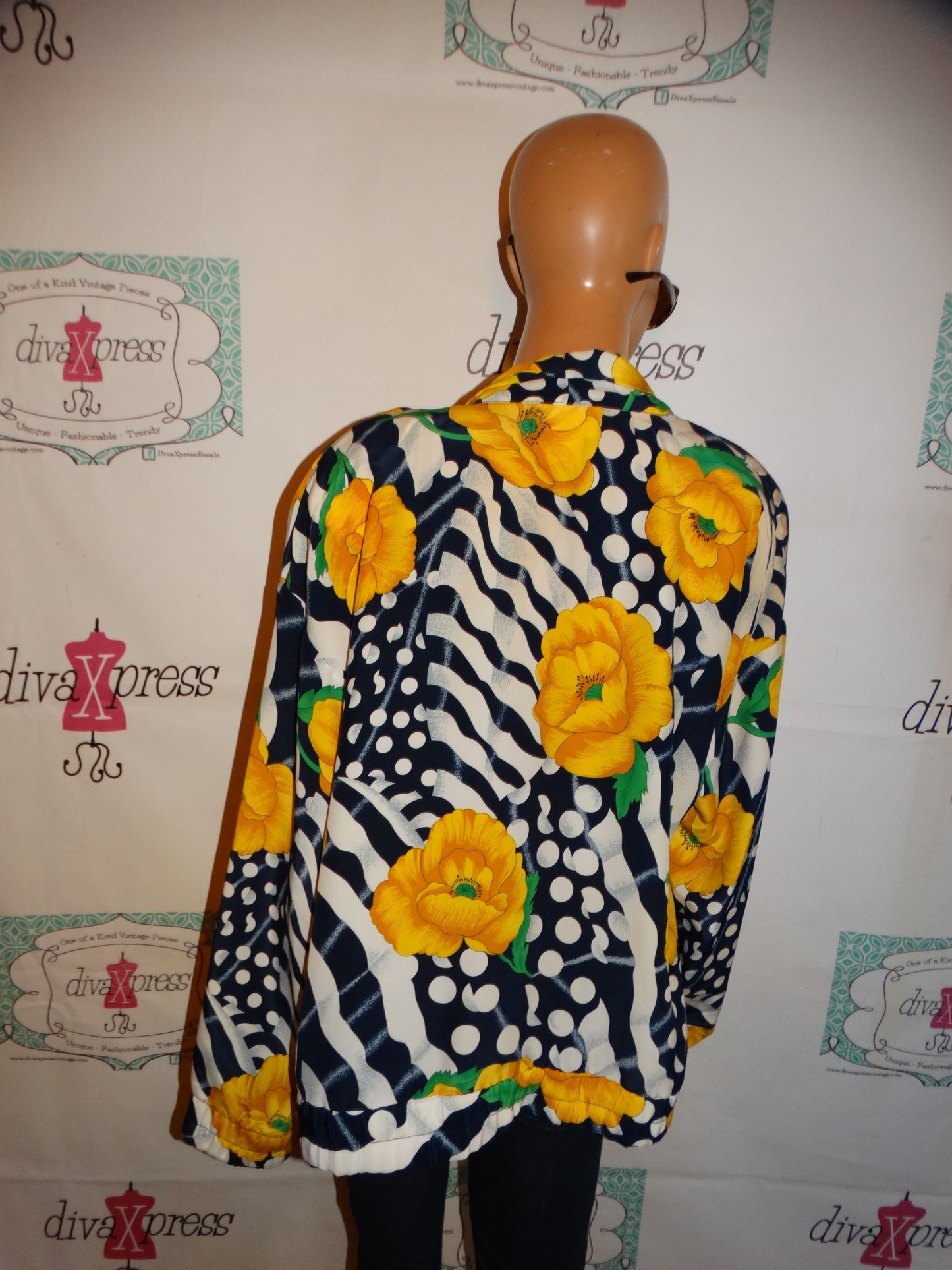 Vintage Lucia Blue/White Yellow Throw/Top Size XL