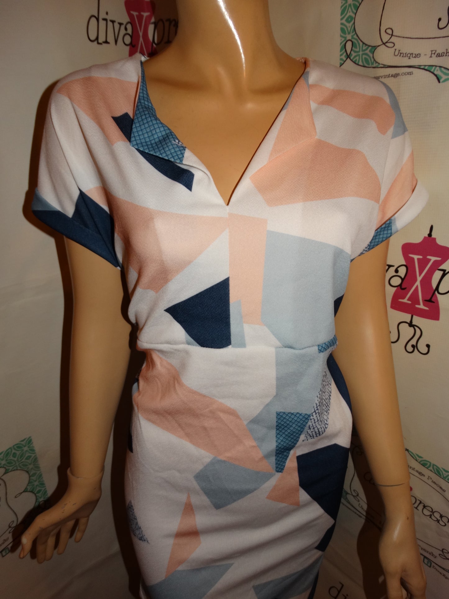 White/Pink Colorful Dress Size L